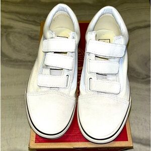 VANS OLD SKOOL V SUEDE CANVAS SHOE